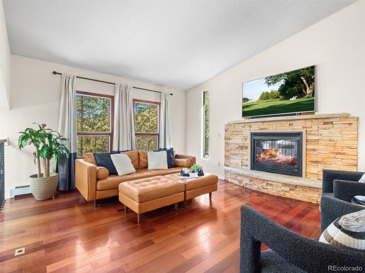 Image 3: Main level living room, gas fireplace Image 3: Main level living room, gas fireplace