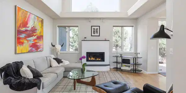 4860 Fountain