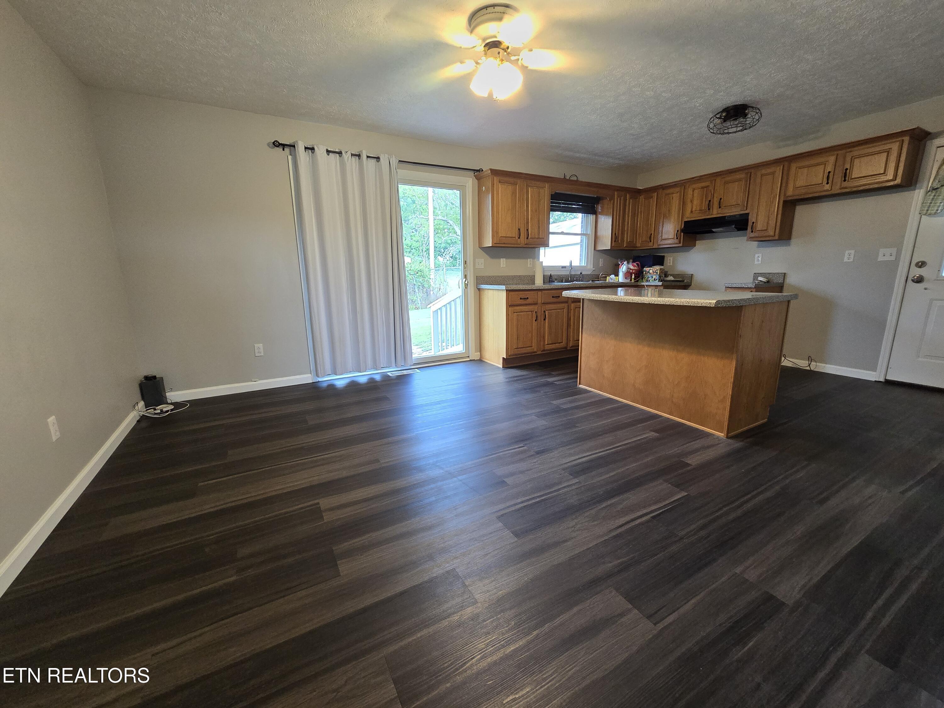 Image 4: Dining Room