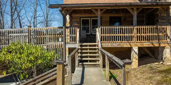 Image 4: 409 matterhorn dr-4