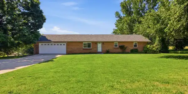 1518 E Brown School Rd
