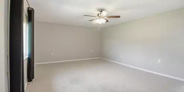 Image 4: 1518 E. Brown School Rd_Living Room
