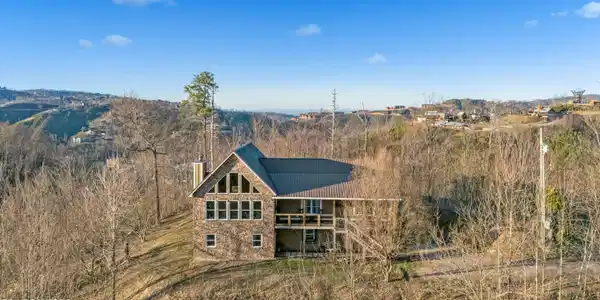 835 Perry Drive