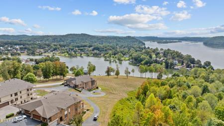 2614 Grand View Court