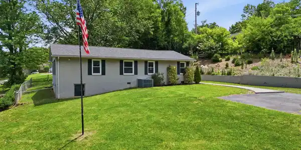 Image 2: 2-web-or-mls-DJI_0510