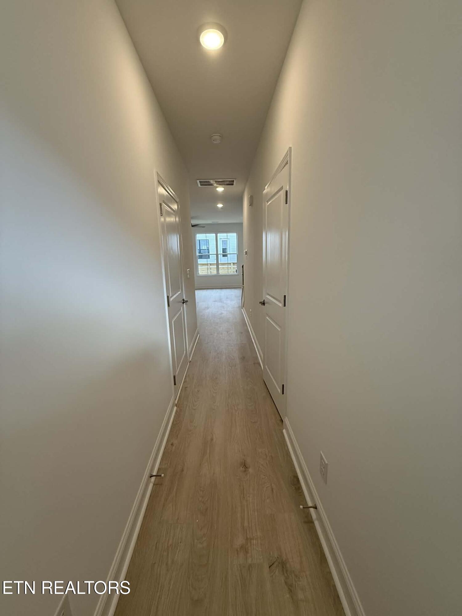 Image 2: 33b2d8ed-bf8c-496c-a34b-a215634a93b1