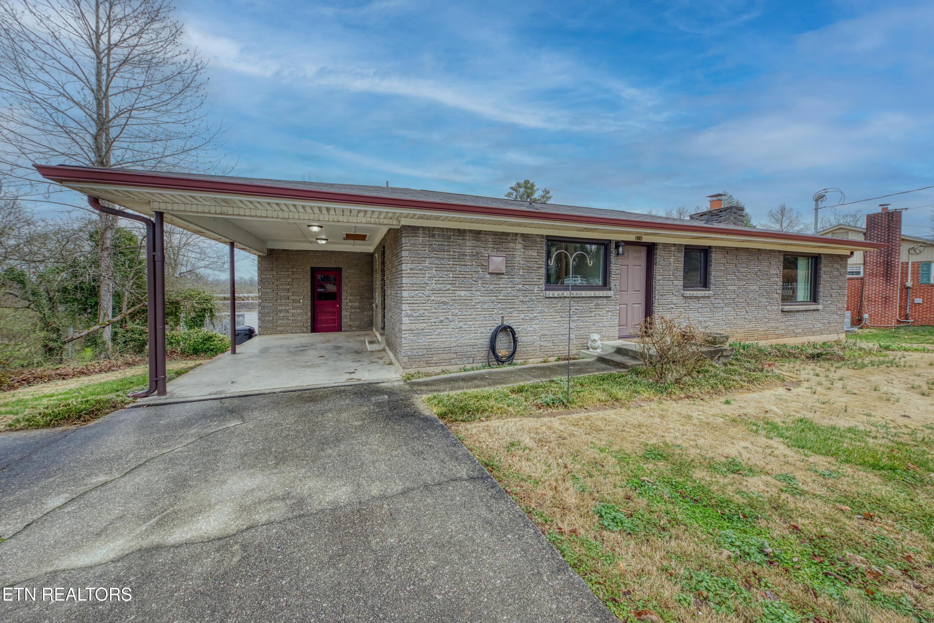 Image 2: 826 Patton Ferry Road