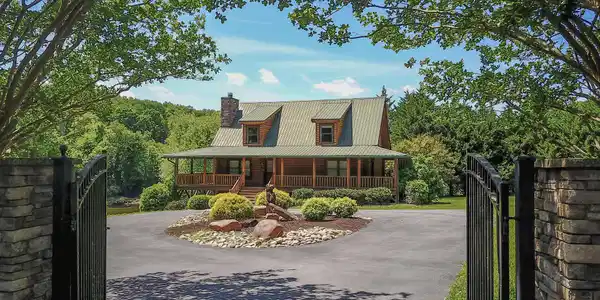 Image 2: 125 Lovely Bluff Road - -14