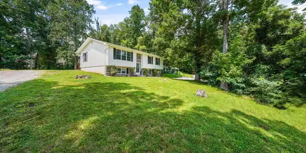 Image 2: 02-175 Henderson Ln 05