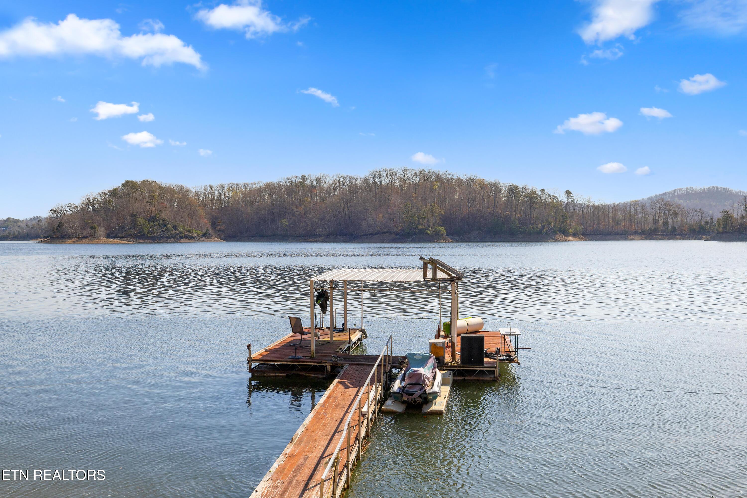 Image 4: Your dock on big water big views