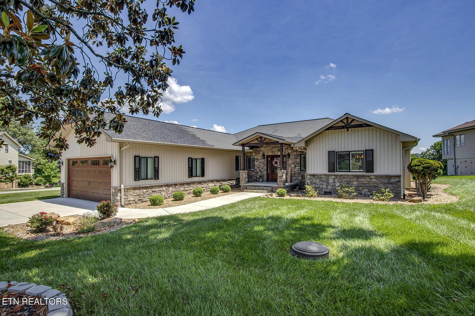 Image 4: 04_217 Tooweka Lane_FrontRight