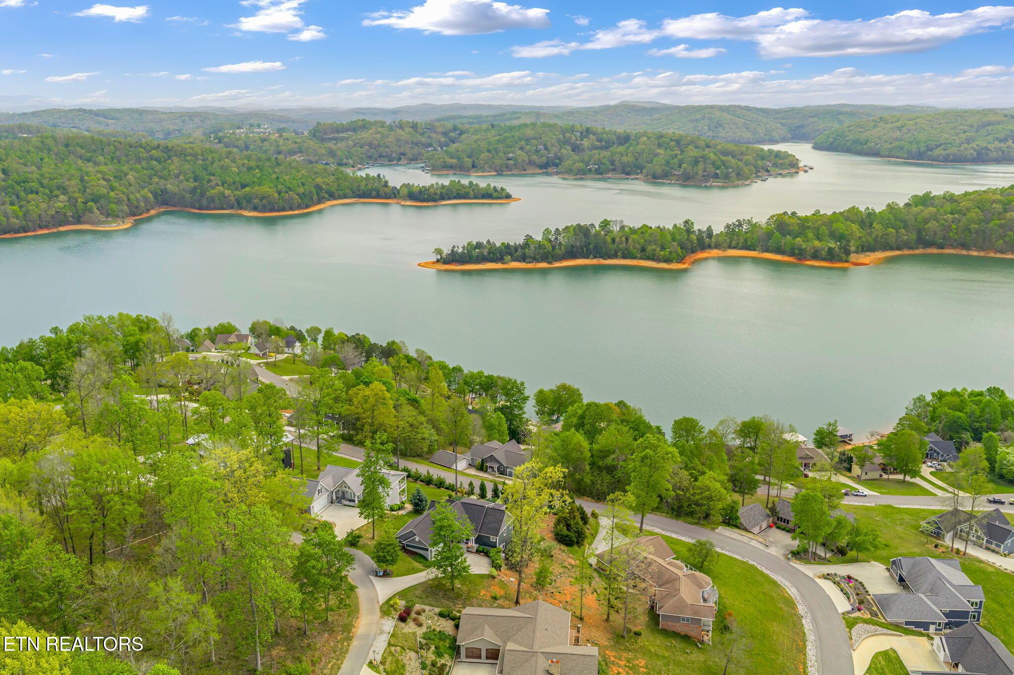 Image 3: 56-web-or-mls-148 Smokey's Point-57