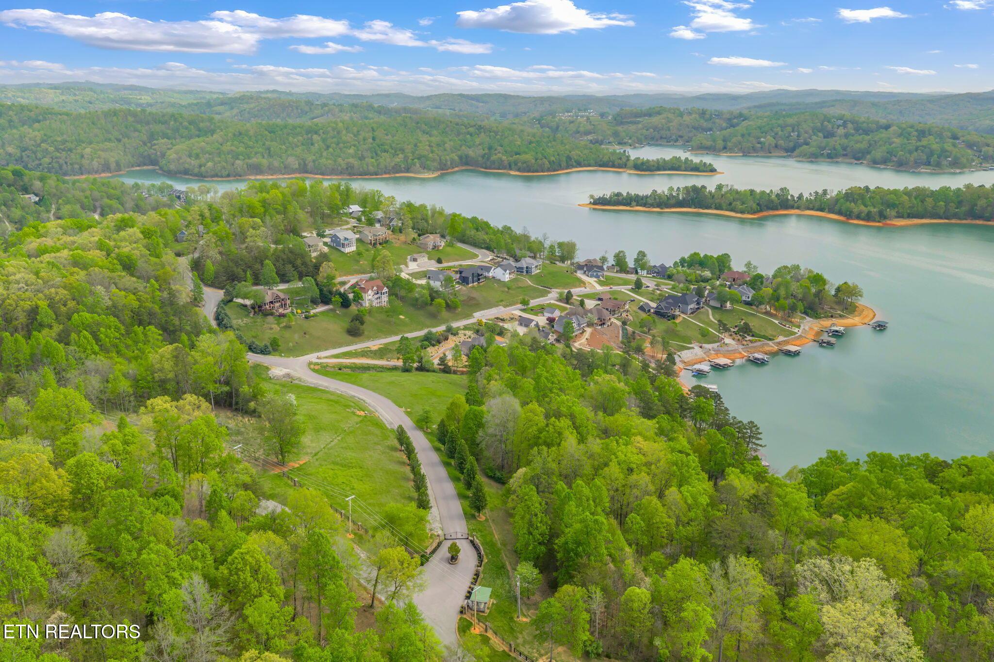 Image 4: 63-web-or-mls-148 Smokey's Point-64