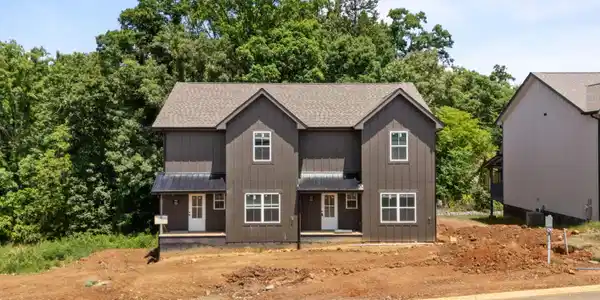 911 LACY CT