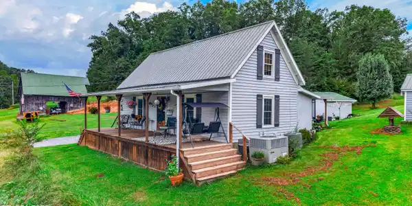 Image 2: 002-1332BaysingerRoad-Newport-TN-37821-F