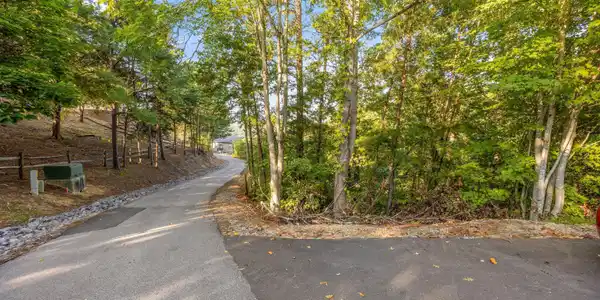 E Mountain View Way