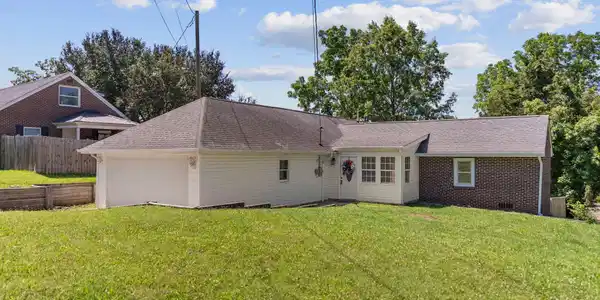 402 Old Highway 33