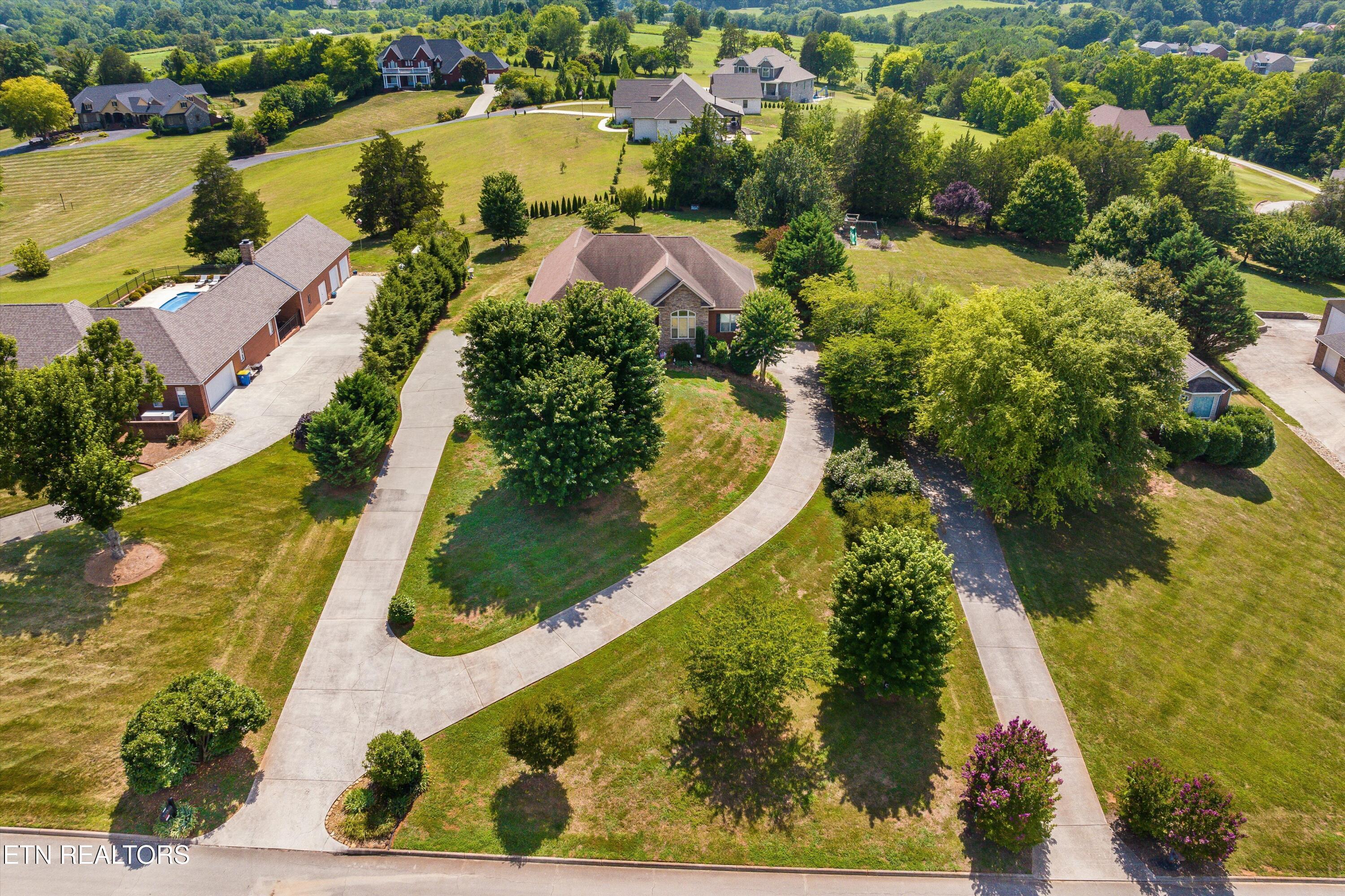 Image 3: 06-1551MintMeadowsDr_EXT-3