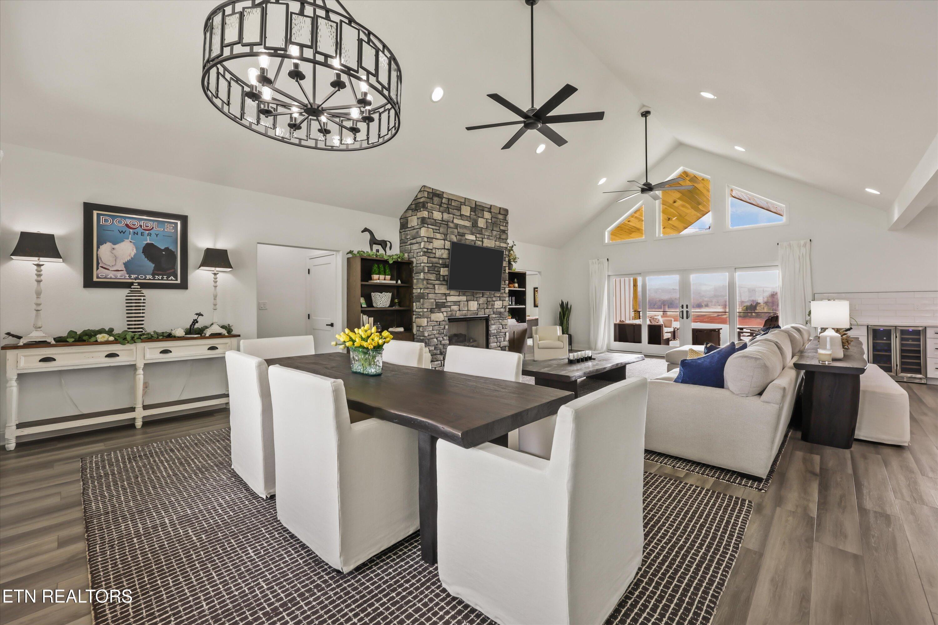 Image 3: Welcoming and bright floor plan