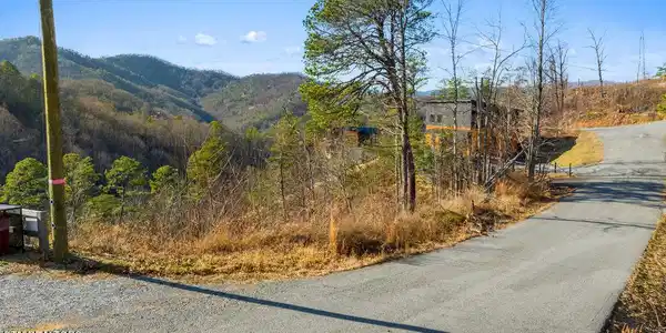 Image 2: DJI_0483-HDR