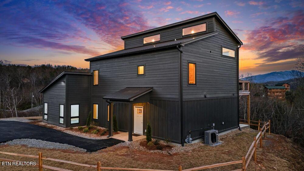 Image 1: 1-web-or-mls-002_DJI_20251126173514_0056