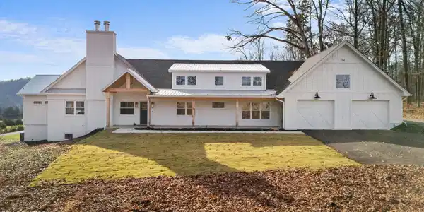 1412 Tipton Station Rd