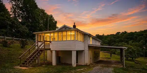 743 Lovely Bluff Rd