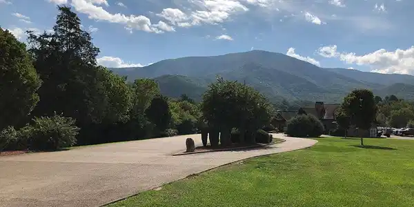 Image 4: Cove Creek Entry