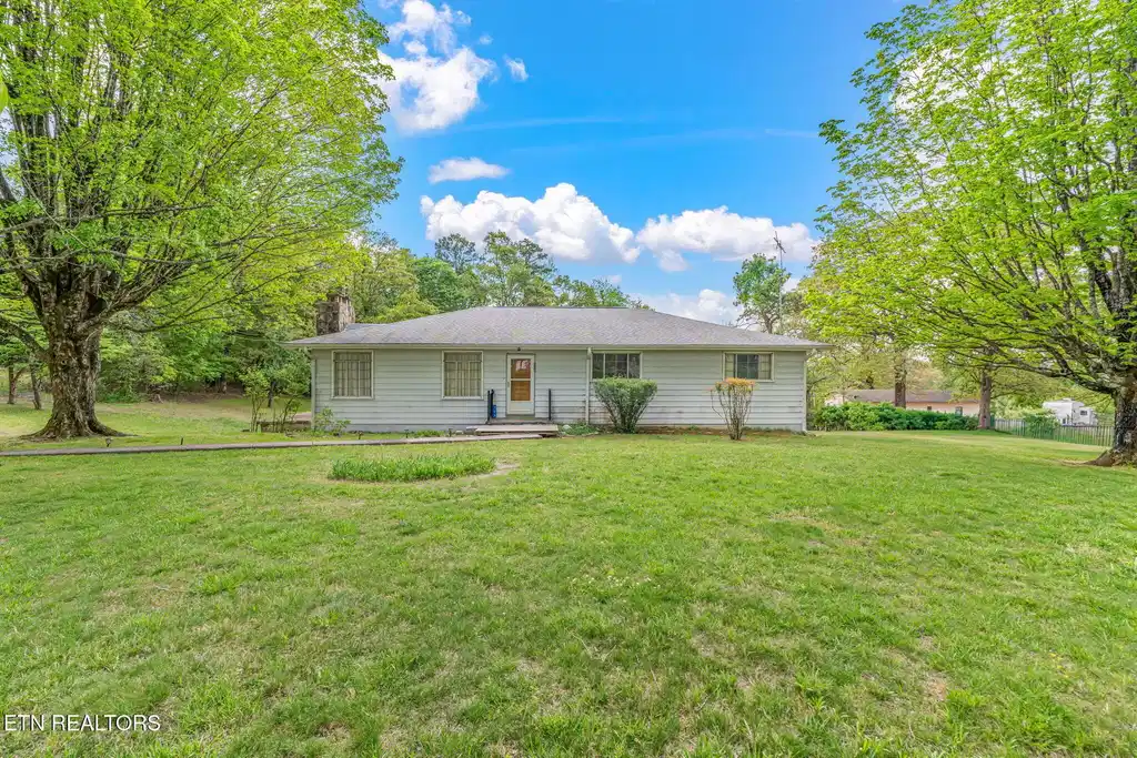 Image 1: 1-web-or-mls-126 Hicks Lane-3