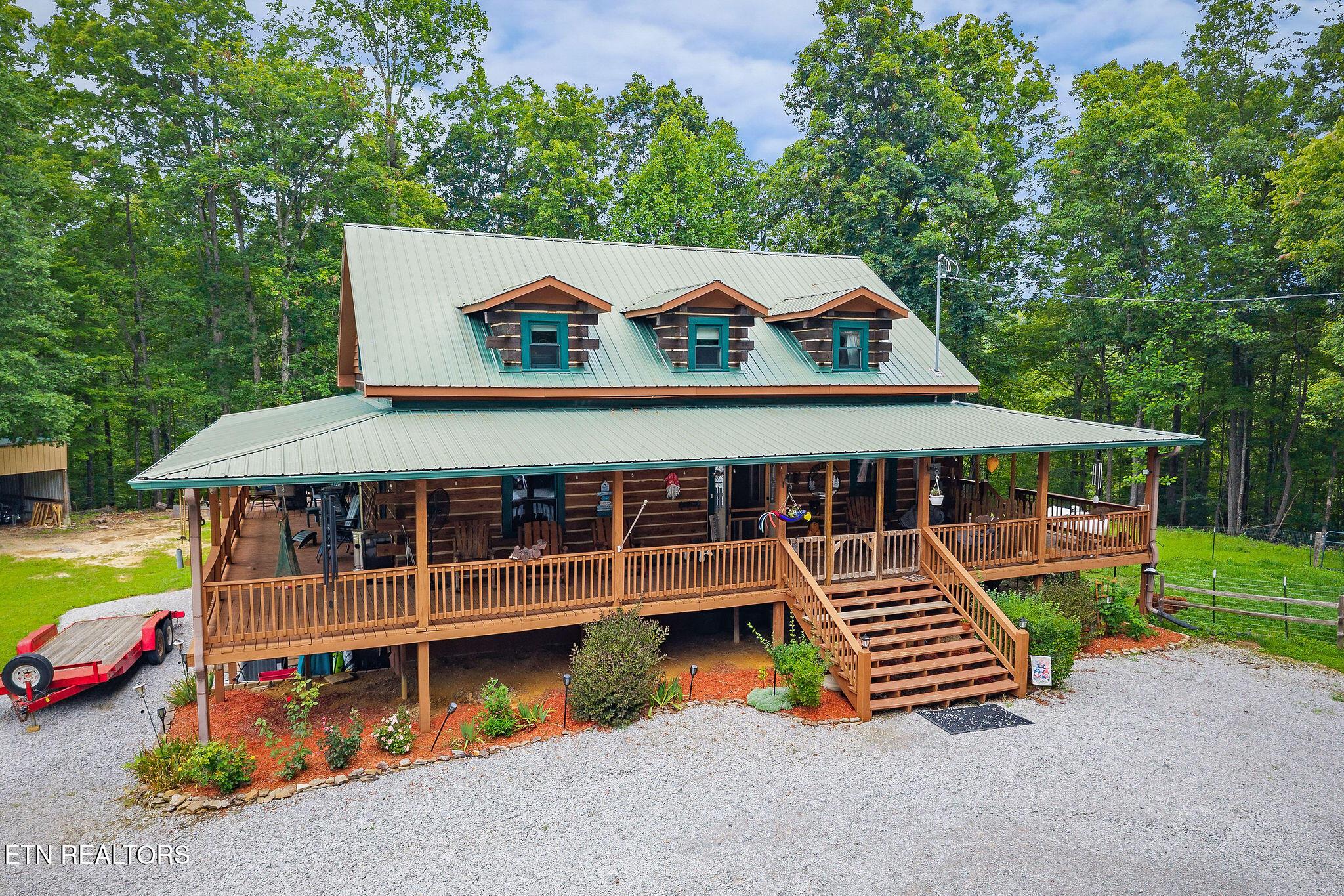 Image 2: LOG HOME 1