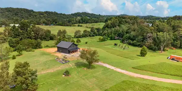 Image 2: 035-1755SunnydaleRoad-Greeneville-TN-377