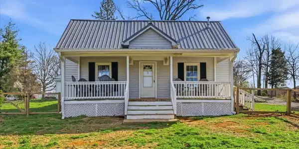 1009 Green Acres Drive