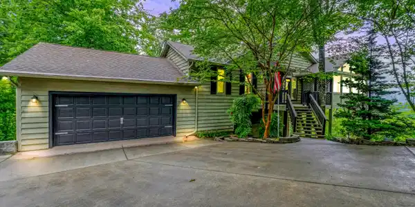 620 Hawk View Drive
