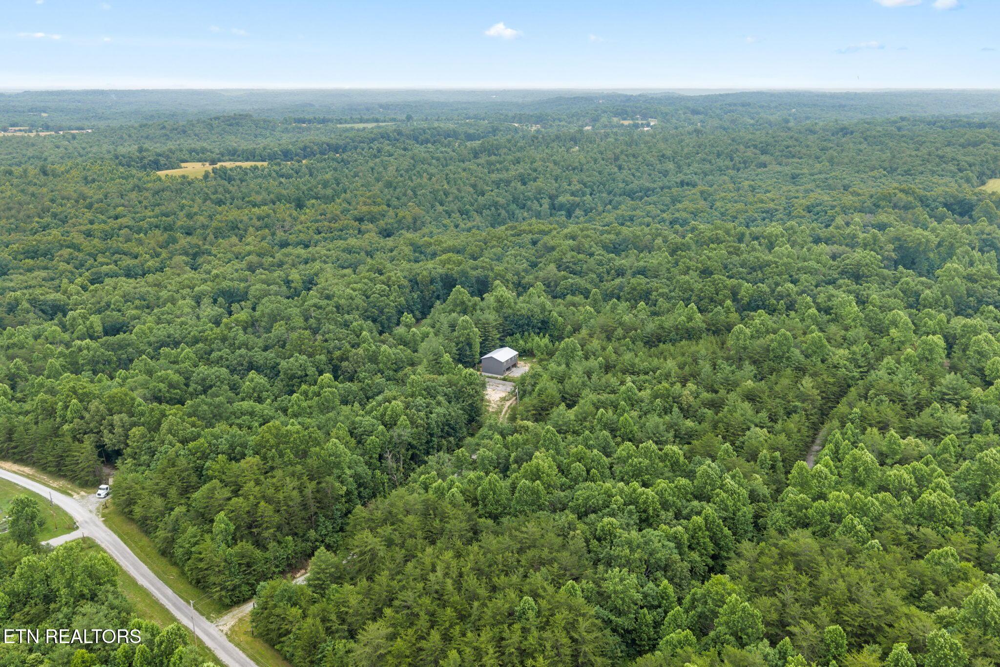Image 4: 7-web-or-mls-144 charles jones--23