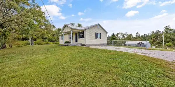 Image 3: 03-640 Camp Ridge Rd -02