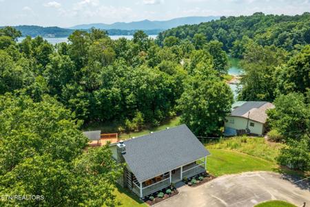922 Campfire Point