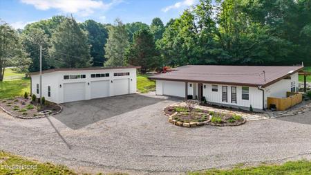 2395 Mecca Pike