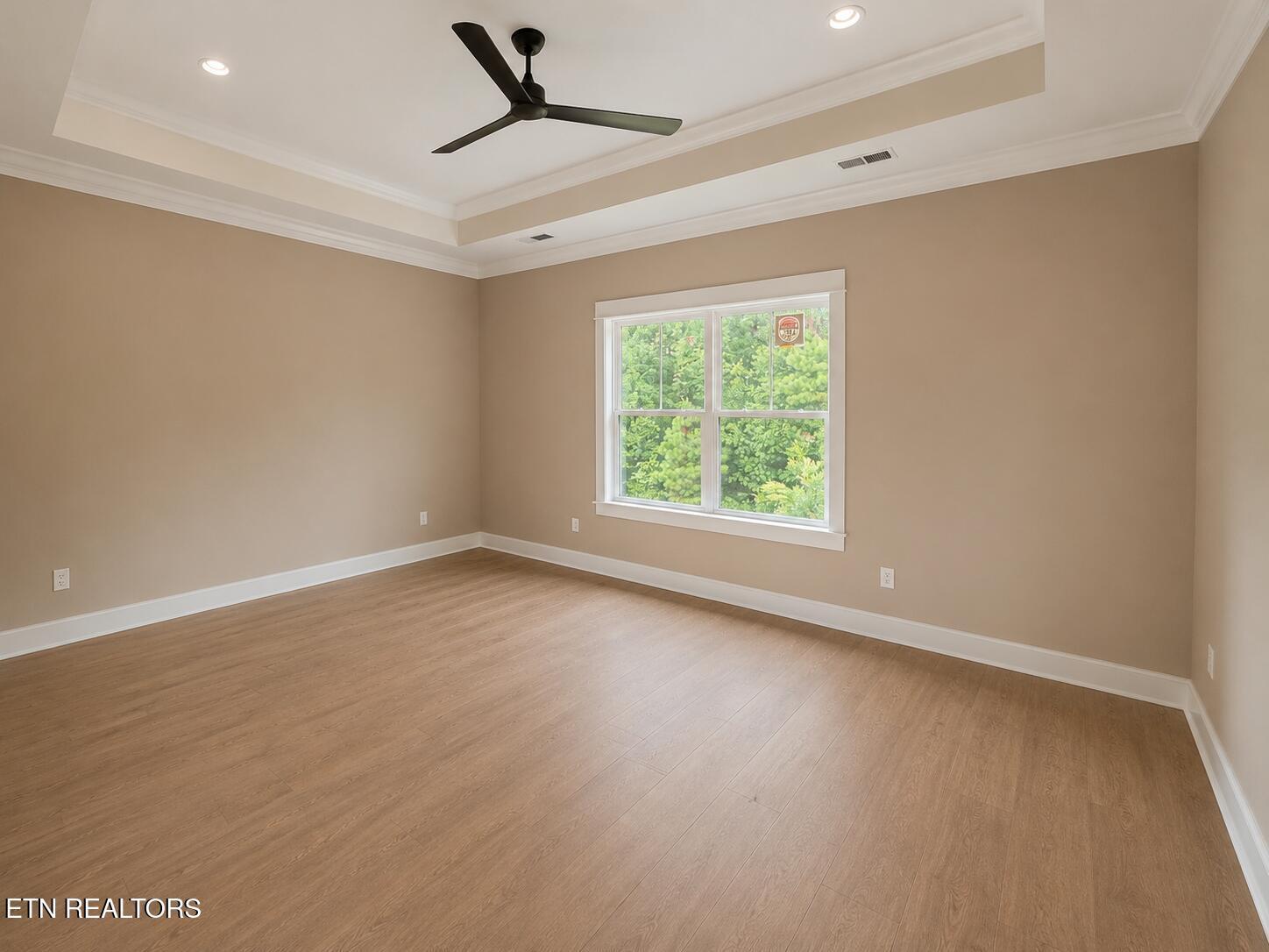 Image 1: Bedroom
