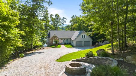 961 Foxridge Lane