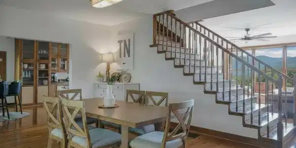 Image 3: Dining Room E