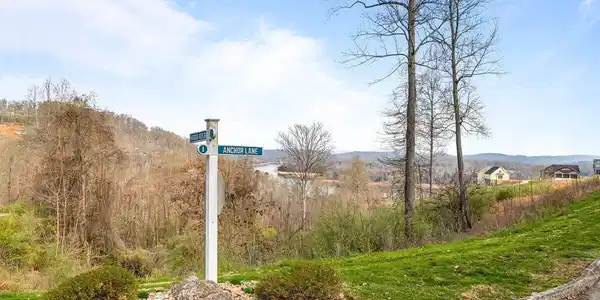Image 4: Anchor Ln turn here.