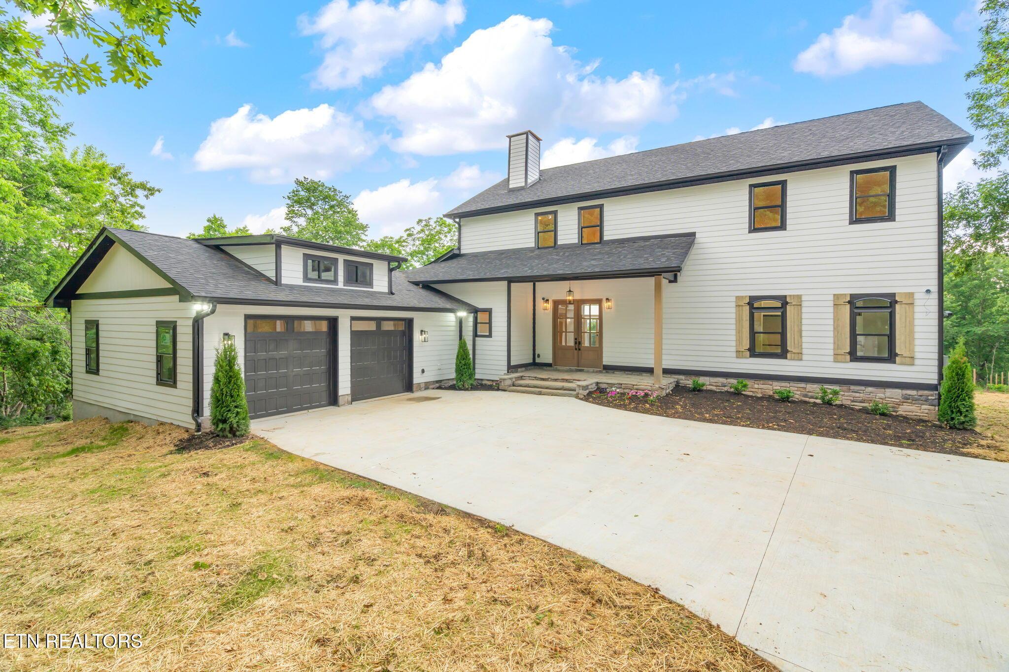 Image 2: 4-web-or-mls-8440 Lakeland Dr-4