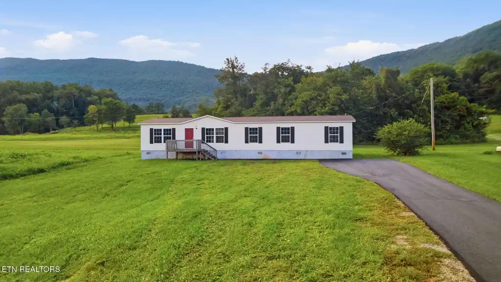 Image 1: 33-web-or-mls-002_DJI_0463