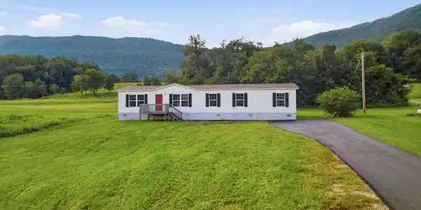 233 Orange Lane