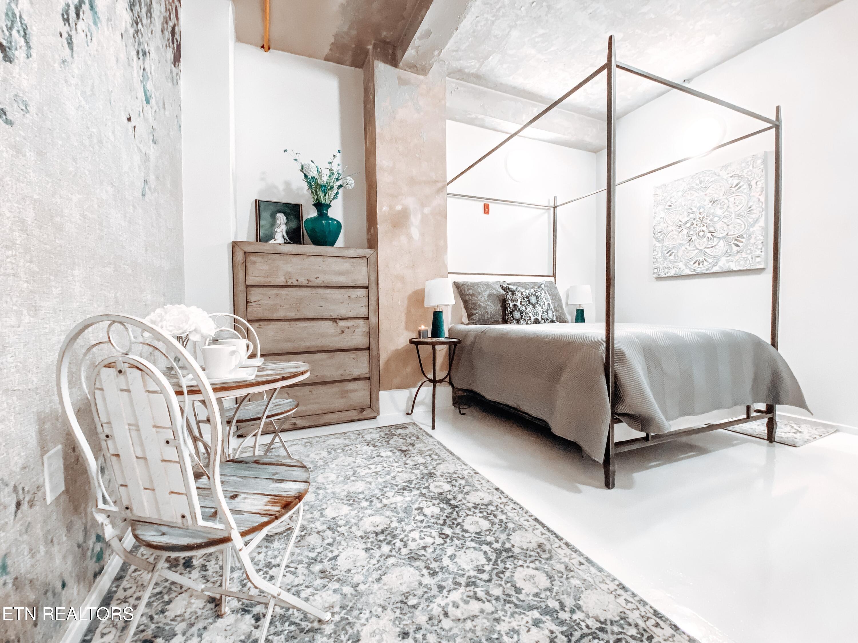 Image 3: Bedroom 1