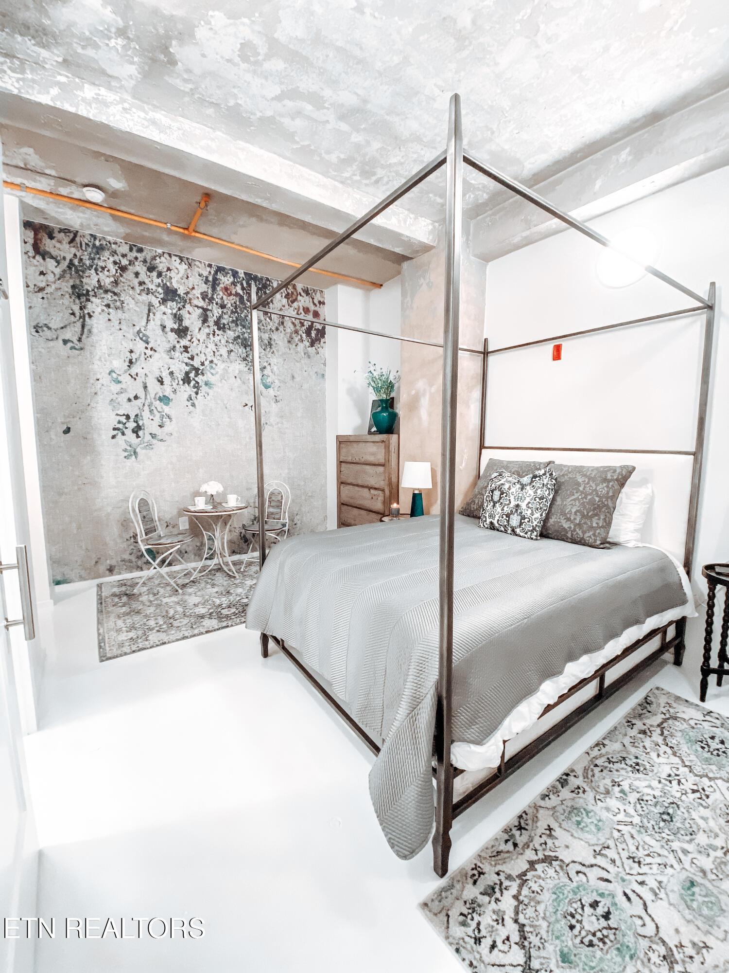 Image 4: Bedroom 1