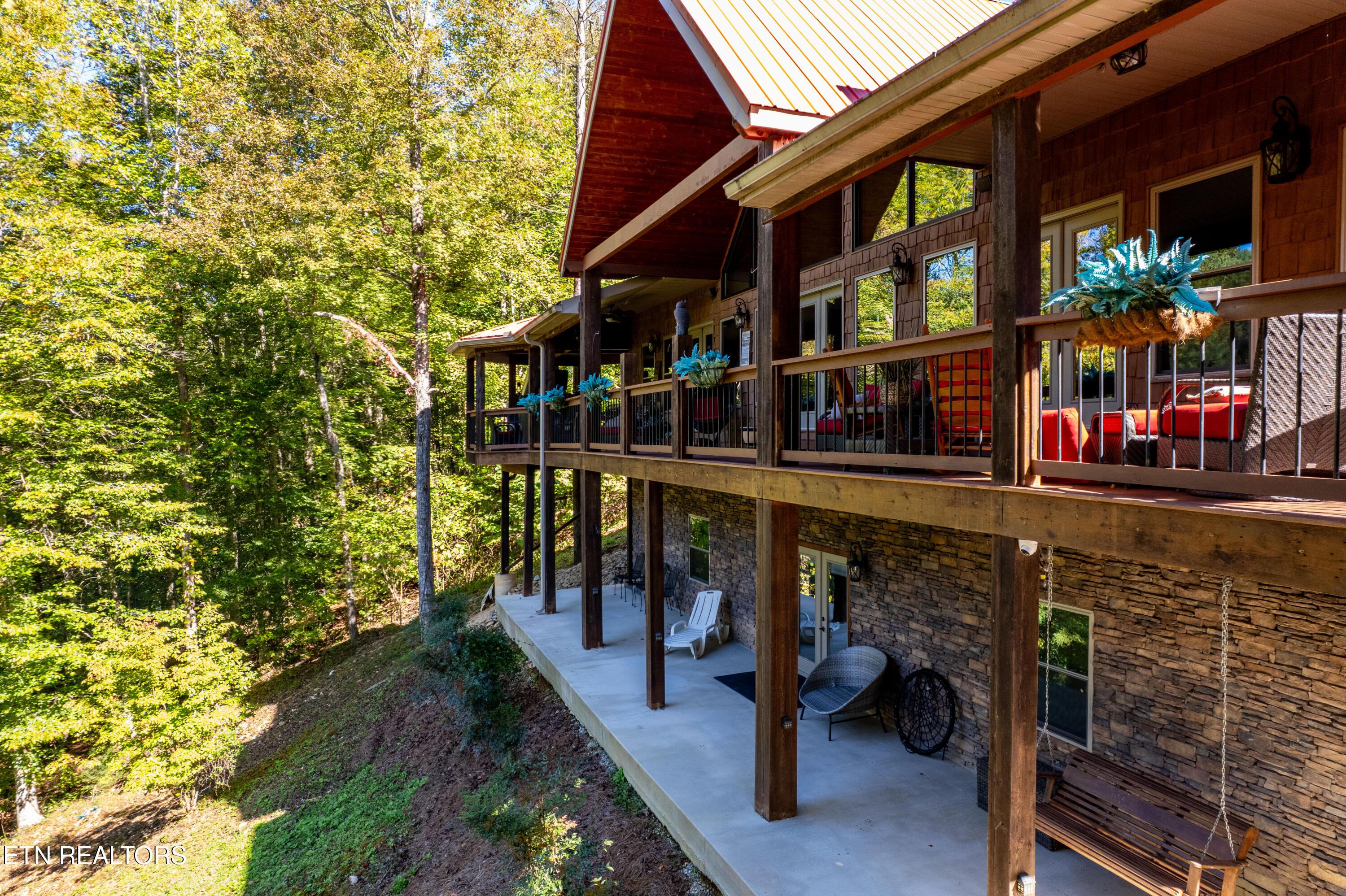 Image 3: 715LandmarkRd-38