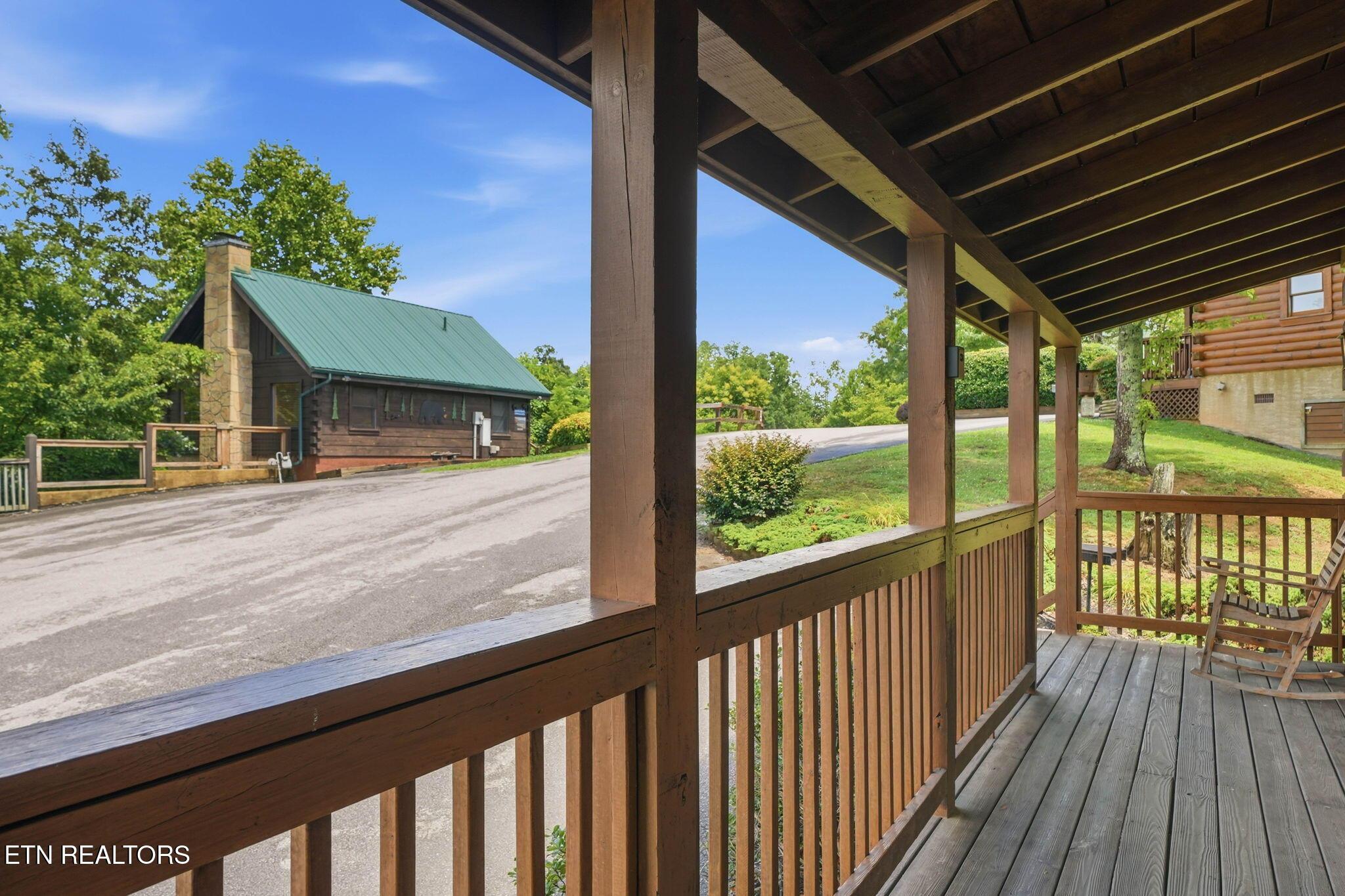 Image 3: 23-web-or-mls-534 Chickasaw Gap Way-3
