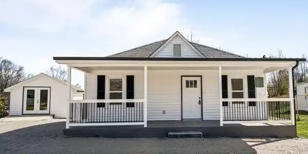 904 Kingston Ave