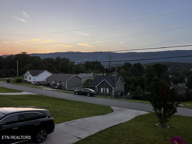 Image 2: 164 Sandy Hill Circle (21)